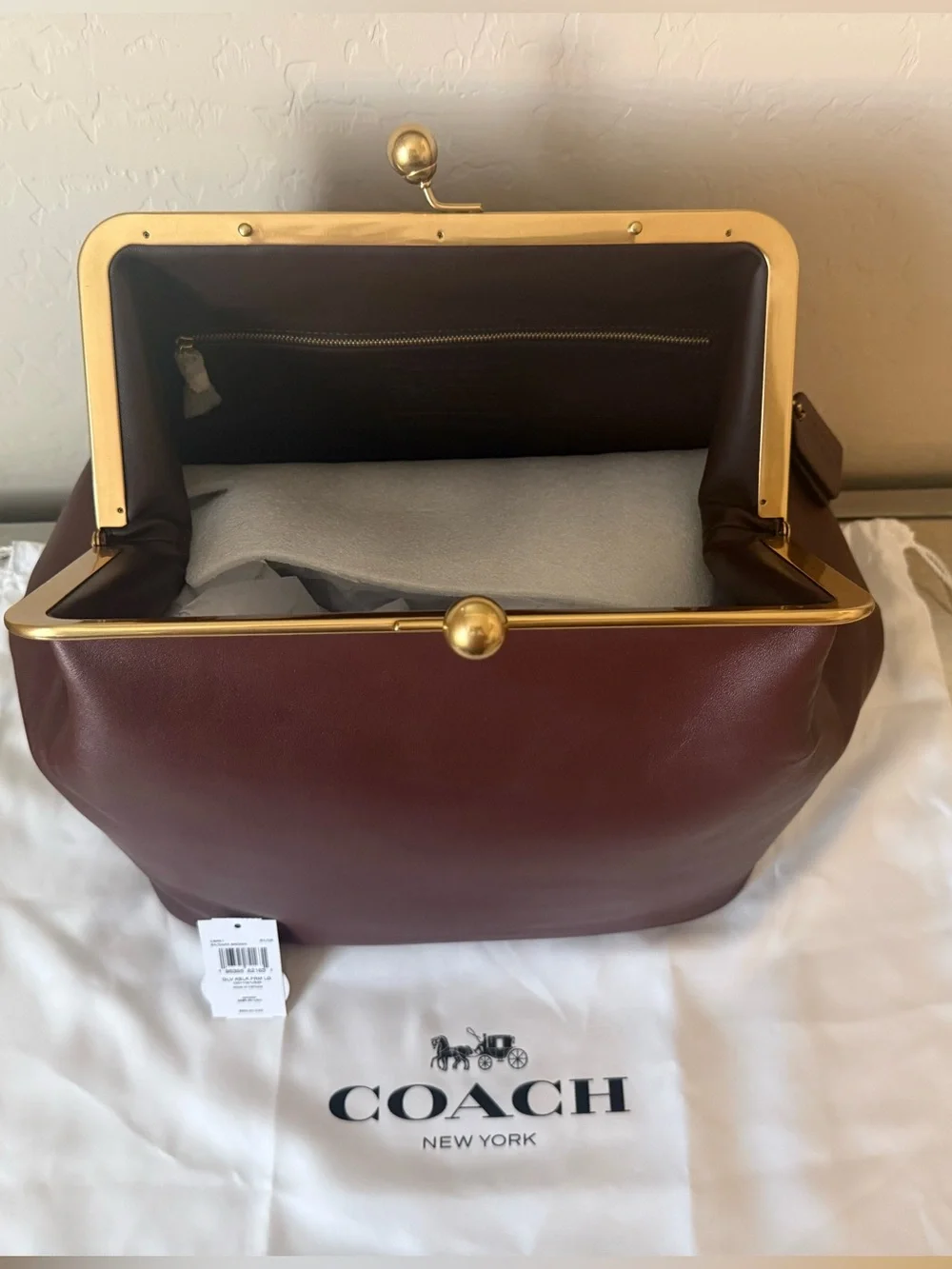 🤎Coach dark brown (no longer on the site) kisslock frame bag🤎